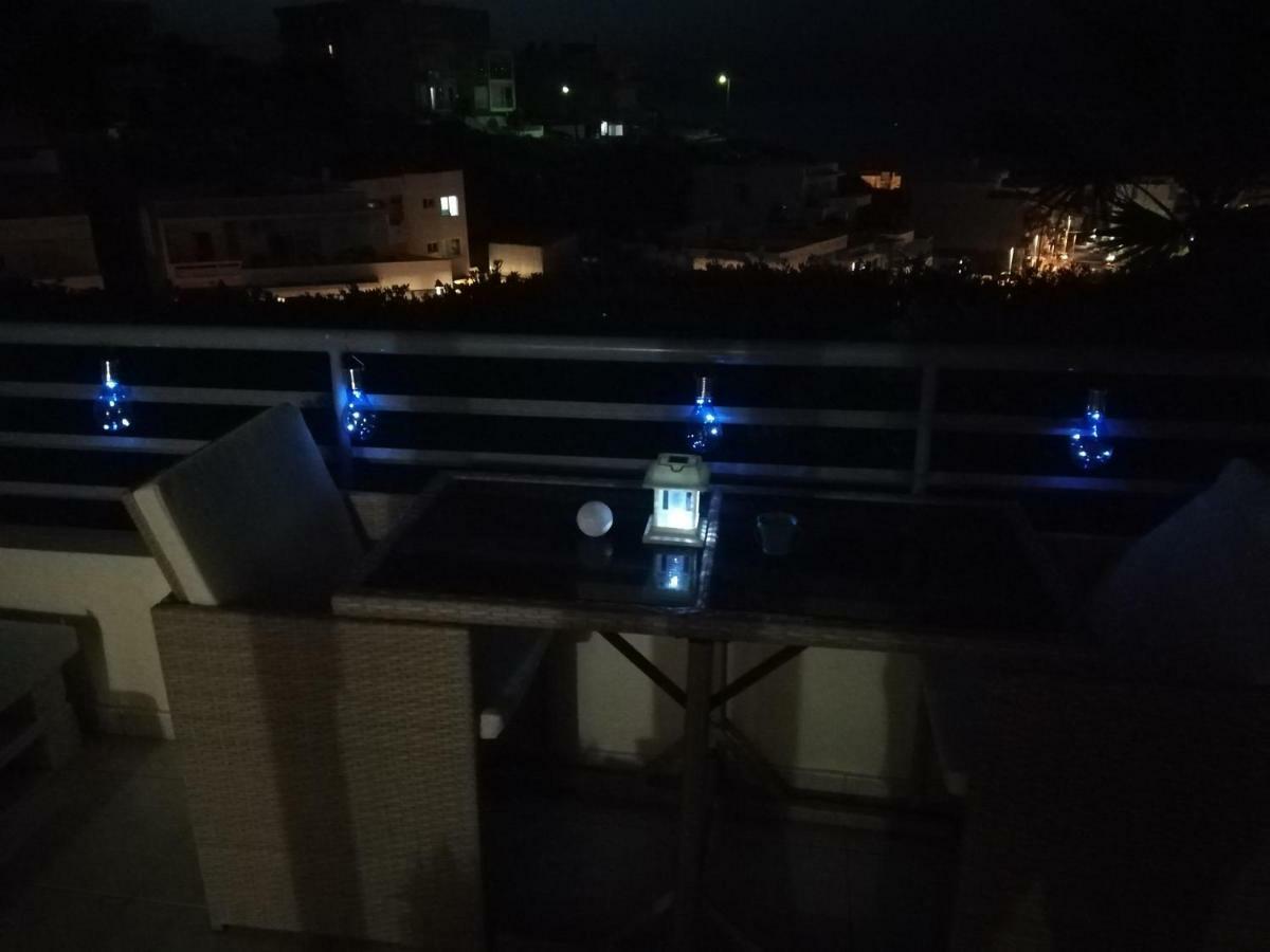Sea View Cozy Near Center Of Town Apartmán *
